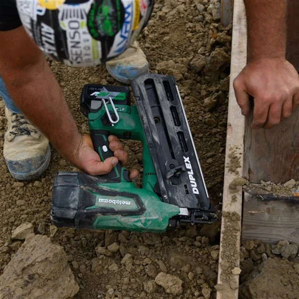 Metabo HPT 3.5-in 21-Degree 36 V Cordless Duplex Nailer